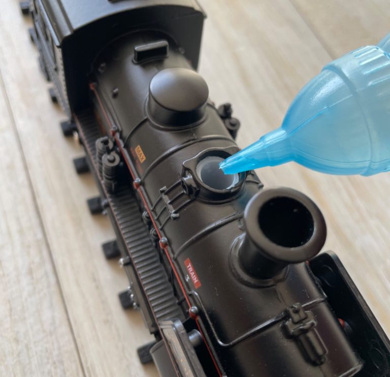 Peugeot 204 Dinky doors open